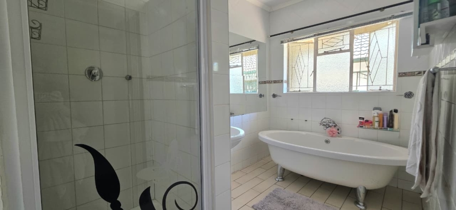 4 Bedroom Property for Sale in Naudeville Free State